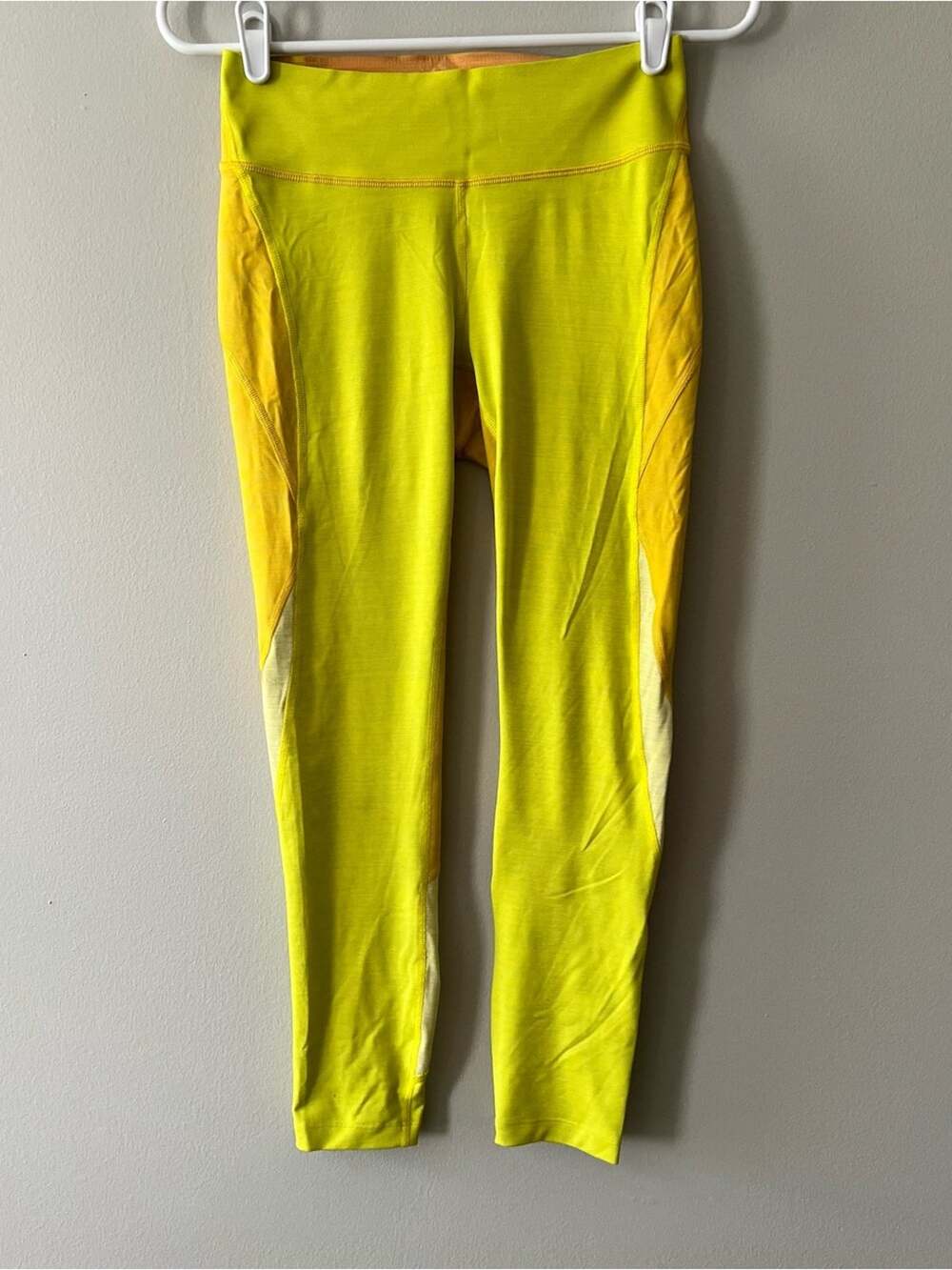 Outdoor Voices Bright Yellow Athletic Cropped Leggings Size Small